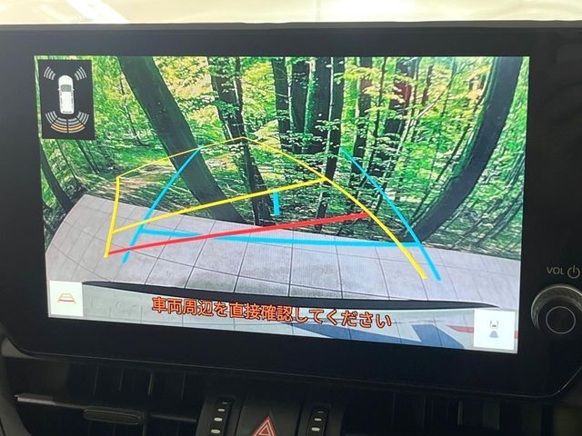 【バックカメラ】駐車時に後方がリアルタイム映像で確認できます。大型商業施設や立体駐車場での駐車時や、夜間のバック時に大活躍！運転スキルに関わらず、今や必須となった装備のひとつです！