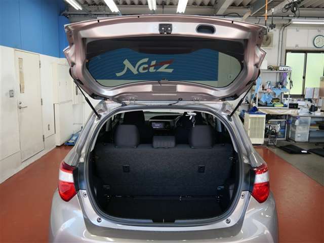 ラゲッジスペースも広く、とっても便利です。BBQやキャンプ、それにゴルフバック！アクティブに動かれるお客様の強い見方です