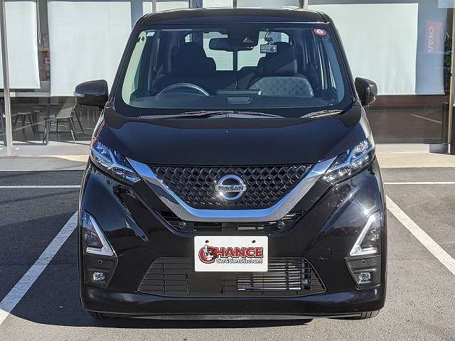 チャンスは車に関するサービスを多数行っておりますので、ご納車後もしっかりお客様をお守りすることが出来ます！