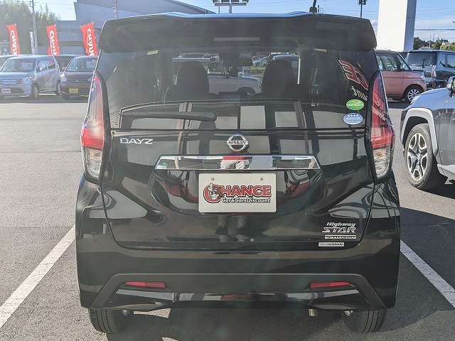 大型店ならではの品ぞろえ魅力的なお車を多数そろえております。