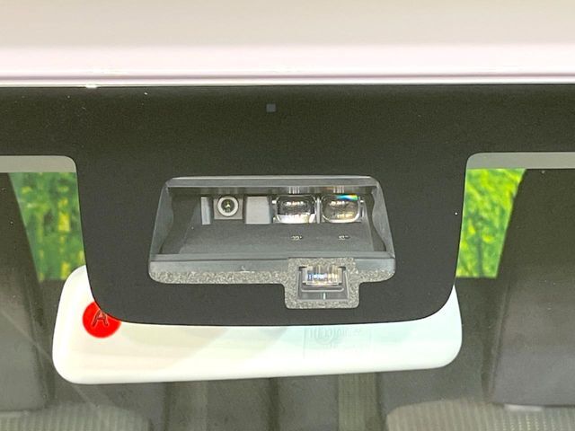 【スズキ　セーフティサポート】走行中に前方の車両等を認識し、衝突しそうな時は警報とブレーキで衝突回避と被害軽減をアシスト。より安全にドライブをお楽しみいただけます。