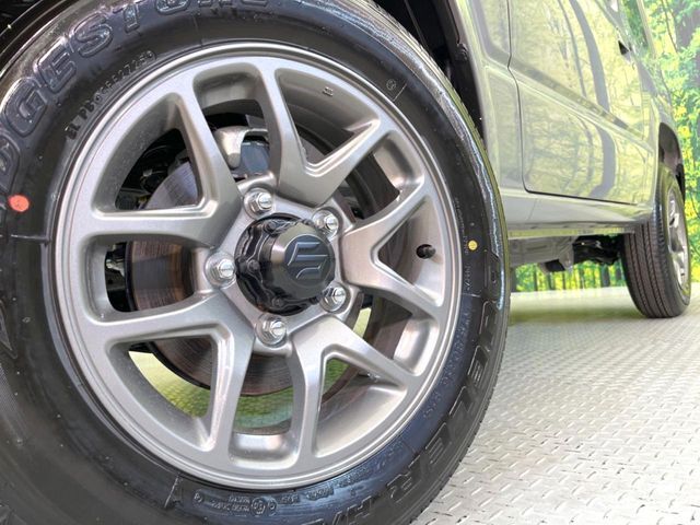 【純正アルミホイール】外観にマッチした純正アルミホイールを装着しております。各種社外アルミホイールや、スタッドレスタイヤも取扱いしております。是非ご相談ください♪