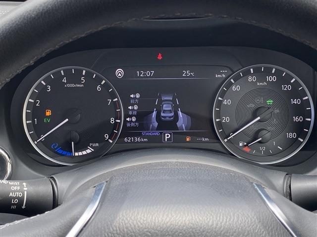 こちらのお車にはメーカーナビ地デジ・全カメラ・CD・DVD・ブルートゥース・黒革・USB・シートヒーター・レーダーC・LDW・BSM・プロパイ2.0・ETC・18AW・Cセンサー・USBが装備！