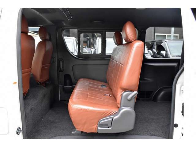 スーパーGLならではの居住性の良さを体感してください。