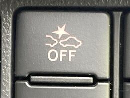 【スマートアシスト】走行中に前方の車両等を認識し、衝突しそうな時は警報とブレーキで衝突回避と被害軽減をアシスト。より安全にドライブをお楽しみいただけます。