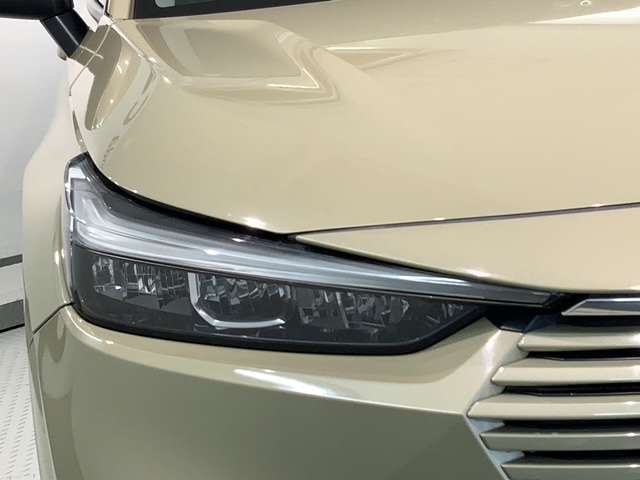 LEDヘッドライトは、点灯の瞬間から最大光量を発揮し、突然暗くなるトンネルなどでの安定感を高めます。