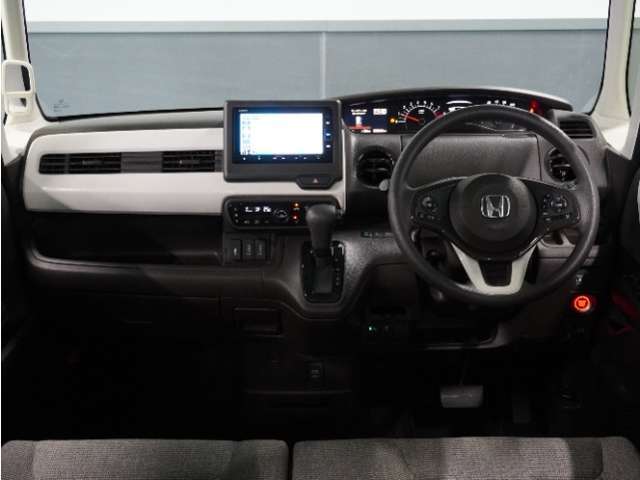 【まずは在庫確認を】ホンダカーズ鳥取では店頭での販売も並行して行っております。先に販売されてしまうこともありますので、気になる車があれば早めにお問い合わせください。