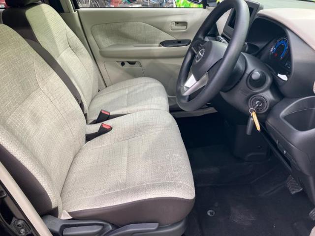 「この車の写真をもっと見たい」「状態が気になる」「この装備はついている？」どんな小さな疑問でもお気軽にお問い合わせください！