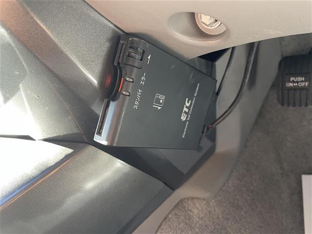 ◆【ETC】有料道路を利用する際に料金所で停止することなく通過できる、ETC車載器（ノンストップ自動料金収受システム機器）が装備されています。セットアップを行うことで利用可能になります。