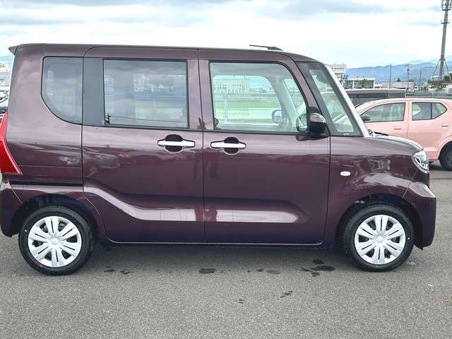 【届出済未使用車とは】自動車の分類では「新車」「中古車」この2種類しかありません。走行距離が100km未満かつ初度登録または初度届出された車両を「届出済未使用車」と呼んでいます。