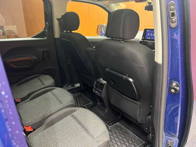 全国納車可能です。納車方法及び費用につきましては、お気軽にコーディネーターまでご相談ください。遠方のご納車の際も我々がしっかりサポートさせて頂きます。お気軽にスタッフまでご相談下さい。