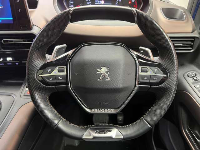 バックオーダーをご利用いただければ、希少なお車や、特定の装備のついたお車など、お客様からのご要望に応じて全国ネットワークからお探しさせて頂きます