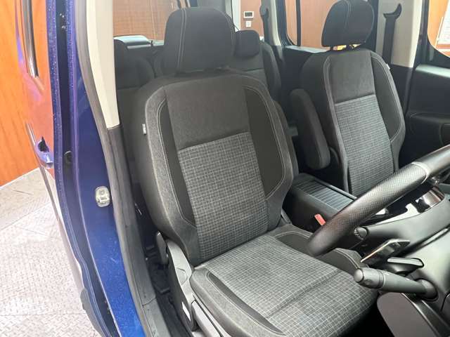 安心してカーライフを始めていただくことが出来るよう、納車前にディーラー整備工場もしくは熟練メカニックが在籍する輸入車専門の整備工場にて点検を行い、必要な整備を実施いたします。