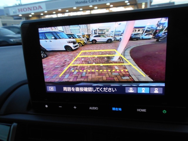 バックカメラ付きで運転が苦手な方も車庫入れが安心です！狭いところでの駐停車もお車を傷つけず安心です！