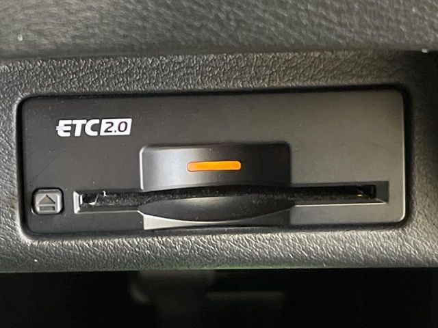 【ETC】高速道路の料金所をストレスなく通過！話題のスポットやサービスエリアに多い「スマートIC」利用時は必須のアイテムです。当店でセットアップを実施、ご納車当日からすぐにご利用いただけます！