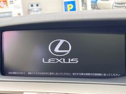 【メーカー純正ナビ】インテリアに溶け込むスタイリッシュな「専用設計」メーカーナビを装備♪視認性や操作性など基本性能にも優れ、より上質なカーライフをお楽しみいただけます。
