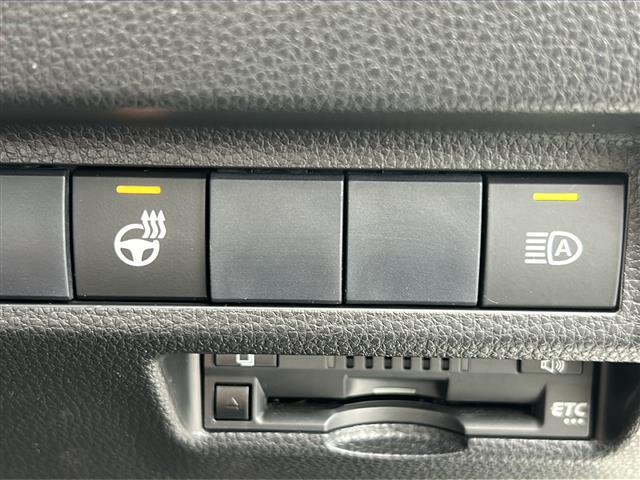 【ステアリングヒーター】冬場の寒い日に手がかじかみながら運転するのはツライですよね。でも、これがあれば安心です！ハンドルのグリップ部がじわっと暖かくなって心までポカポカします。