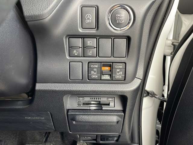 【運転席操作部】快適なドライブを楽しむための機能が装備されています！運転席から触れるので、使いやすいです！除菌プランいれていただくと、さらに清潔で安心していただけます！