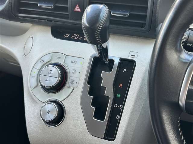 ウエインズトヨタ神奈川がお薦めするご愛車のメンテナンス商品をご用意しております。県内43店舗のサービス工場でアフターフォローも安心です。