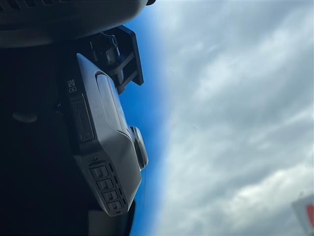 【 ドライブレコーダー 】運転中の記録を残します！事故などを起こした起こされた時の証拠を残します！