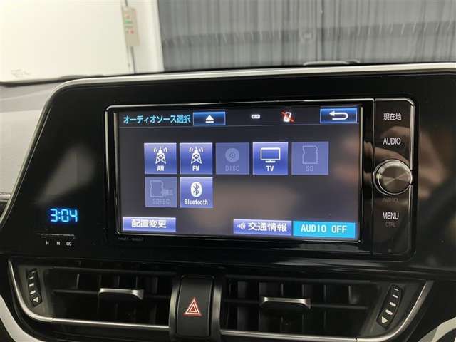 ブルートゥースに接続することにより、スマホに入ったお気に入りの音楽を車内で楽しむことができます♪あると本当に便利な機能になっています！