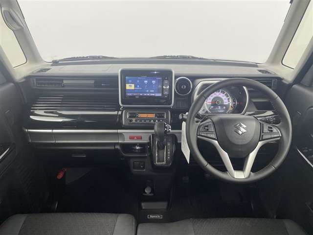 【インパネ全体】全方位で視界が広く、高い目線で運転もしやすいです！