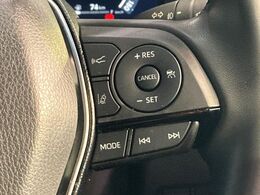 【レーダークルーズコントロール】高速道路での長距離走行が楽に！！自動で速度を保つクルーズコントロールが、衝突軽減システムと連携し、前方の車両を感知して車間を保つように速度調節してくれます！！