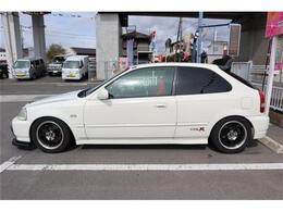 お車は見られなくても購入はできますが、現状でのお渡しをご理解できる方と致します。後付け部やパーツなど保証は一切ございません。気になる場合は動作確認してきますのでお電話でご質問下さい。動画も送れます。