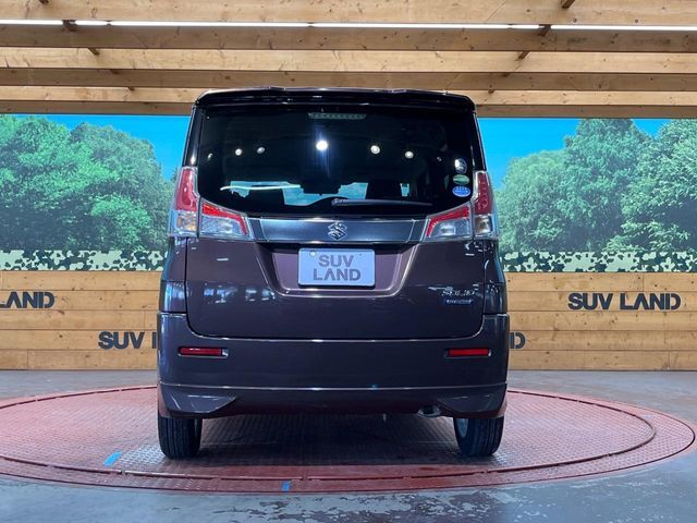 安心の最長10年・走行無制限保証（有償）をご用意。保証内容も充実はもちろん、無料点検＆オイル交換や、年中無休の全国・24時間ロードサービスも付帯されておりますのでご安心下さい。