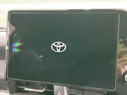 【10.5インチナビ】高級感とインパクトのある大画面ナビを装備。各種オーディオ操作はもちろん、スマホ連携もできる利便性の高いナビです♪