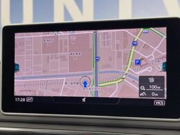 ●純正ナビ:一体感のあるナビは、高級感ある車内を演出してくれます。オーディオ機能も充実しておりますので、運転もより楽しめます♪