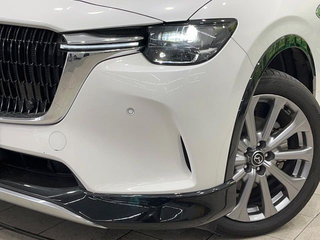 【LEDヘッドライト】悪天候や夜間走行時も良好な視界を確保し安心して運転できる高輝度LEDヘッドライトを装備！点灯速度が早く、消費電力も抑えられています。