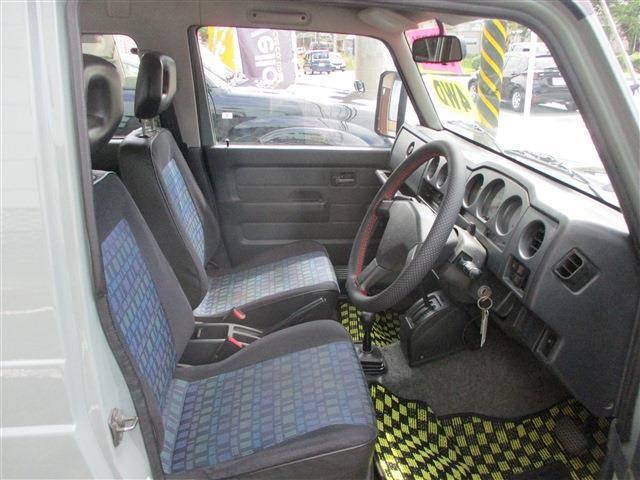 運転席＆助手席も乗り降り、楽々！