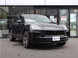 エクステリアカラー：ブラック