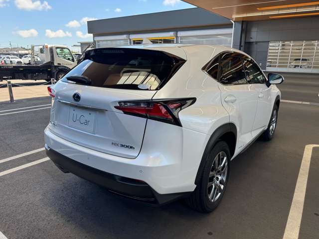 【安心のレクサス中古車保証】は、全国のトヨタでもお客様をサポートいたしま。遠方の方もお近くの方もご安心くださいませ。もしものときは全国のトヨタディーラー店で対応も可能でございます。