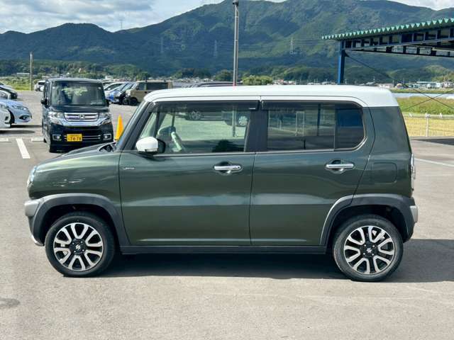 ★画像や動画を見ただけでお車の検討を進める事に抵抗がある方でも気軽に利用できるオンライン商談ならお車の検討はもちろん営業担当や店舗の様子も生中継でご覧いただけますので安心してお車をご検討頂けます。