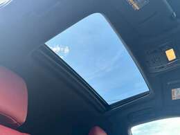 【サンルーフ】病みつきになる解放感、人気のメーカーオプションです。