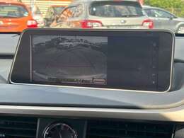 【バックカメラ】初心者の方でも安心、駐車時の後方がリアルタイムに確認可能。