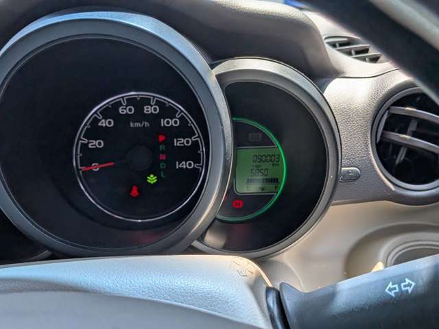 見やすいメーターパネル♪走行距離は90,003kmです！