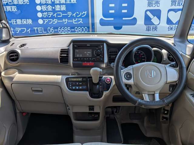 追加のOPとして、フルセグ、ナビキットなど取付致します。