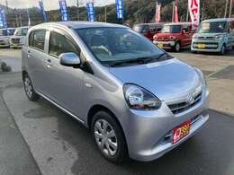 【安さの理由1】大量仕入！当店では大量仕入れすることで、陸送費など間接費用軽減に努めております。そのためお客様に低価格でお車を提供することが可能になっています！