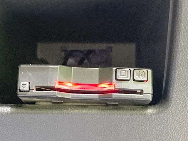 【ETC】高速道路の料金所をストレスなく通過！話題のスポットやサービスエリアに多い「スマートIC」利用時は必須のアイテムです。当店でセットアップを実施、ご納車当日からすぐにご利用いただけます！