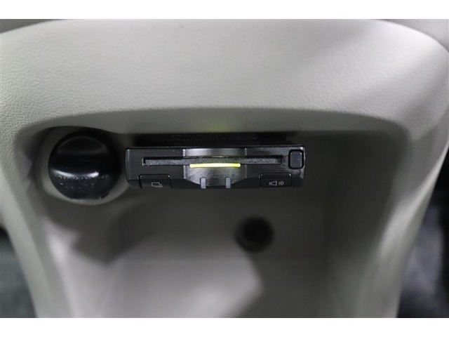 高速道路の利用時に便利なETC。料金所での停車や小銭を探す手間がなくなり快適です♪