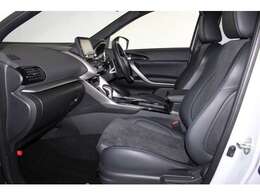 ゆったり包み込むようなフロントシート！長距離運転の疲労も軽減してくれます！