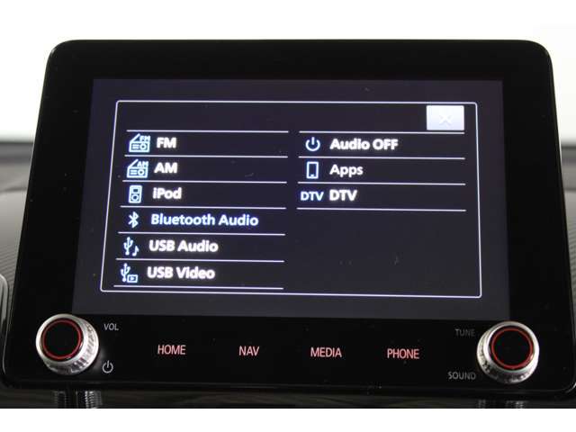 8インチの大画面ナビです。見やすくて操作もしやすいので、初めて行く所でも安心です