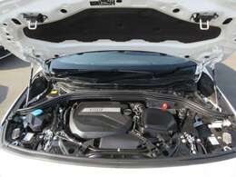 納車時には経験豊富なメカニックが最新設備の整備工場にて徹底的な整備を行います！不具合箇所、交換時期の部品に関しましては当社負担で交換しご納車いたします。