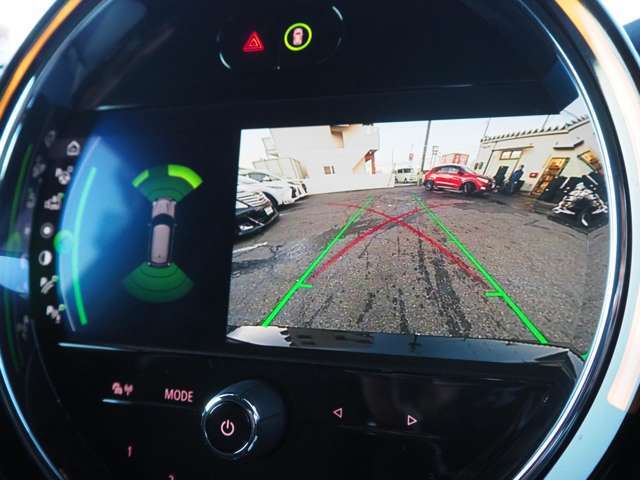 ☆メーカーHDDナビ！ミュージックサーバー、USB接続も可能です♪バックモニター付きで駐車も楽々♪