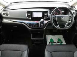 スッキリとしたらしいオデッセイらしいデザインのダッシュ回り！フロントビューの視認性もよく運転しやすいと思います★