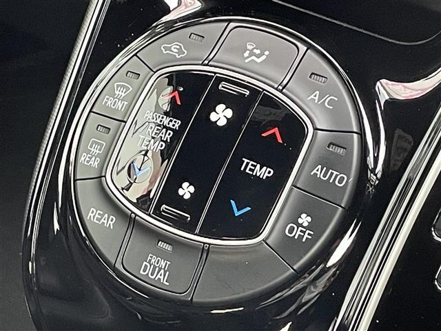 納車前に内外装のクリーニングをいたします。各種コーティング（別途有料）もご用意しておりますので、是非ご相談ください。