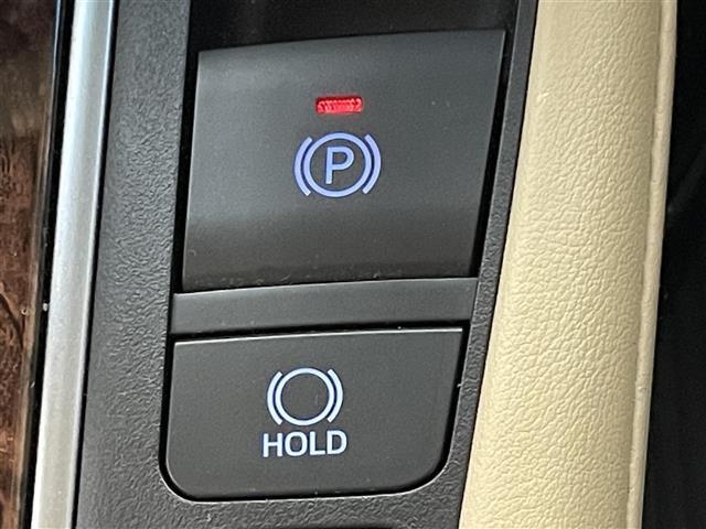 【電動パーキングブレーキ＆ブレーキホールド】　スイッチを入れると、信号待ち等で停車時、ブレーキを離しても自動でブレーキが効いた状態になり、指先の簡単操作でパーキングブレーキの作動や解除が可能です！！！